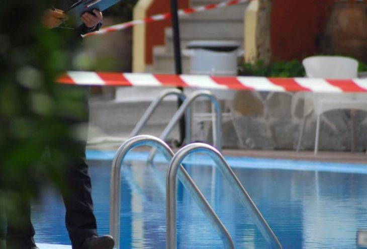 В бассейне утонул 3-летний малыш из России