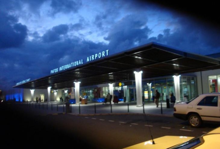 На контроле безопасности в аэропорту Пафоса было украдено кольцо за 1200 евро