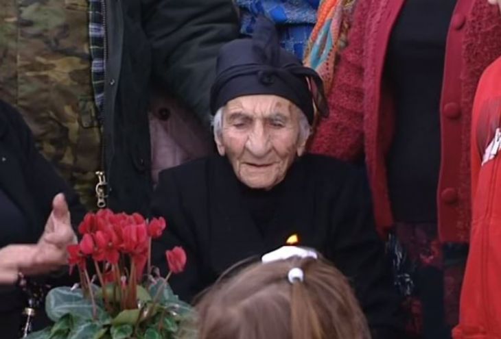 Бабушка Сисена отпраздновала 103-й день рождения