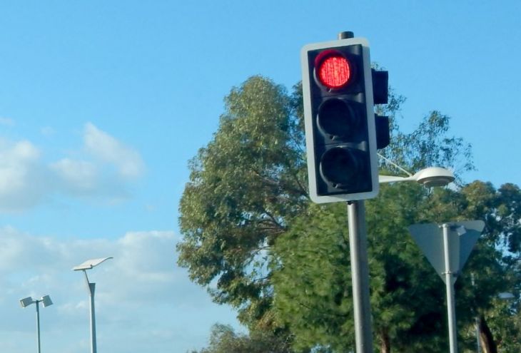 На кольцевой развязке Айос Филаксеос в Лимассоле появились «умные» светофоры 