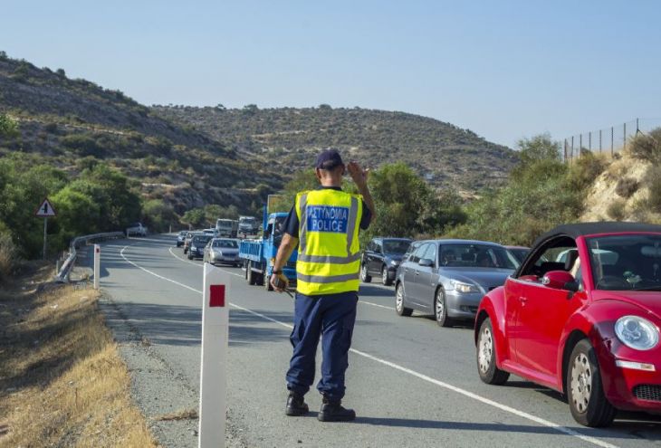После двух фатальных ДТП в штат дорожной полиции Кипра добавят 100 человек 
