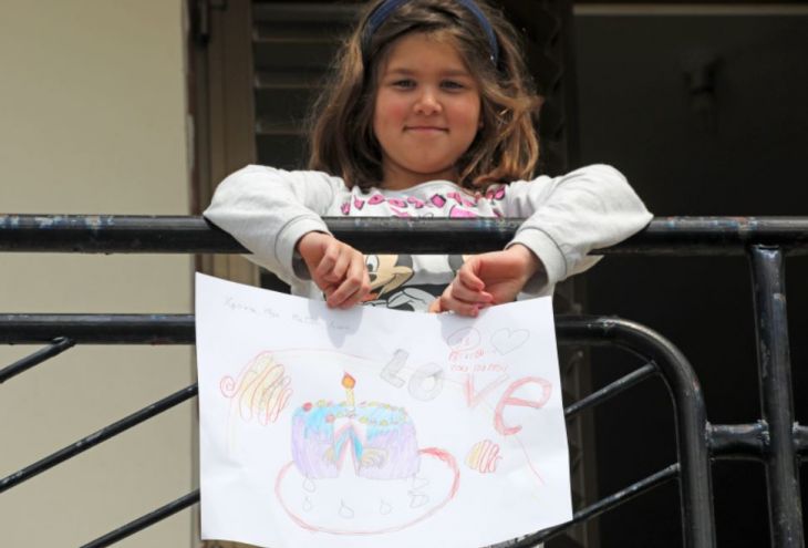 Девочки Кипра по-детски противостоят эпидемии 