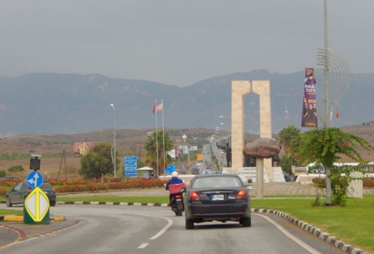 В аварии на севере Кипра погибла 24-летняя женщина, которая должна была находиться на карантине в отеле