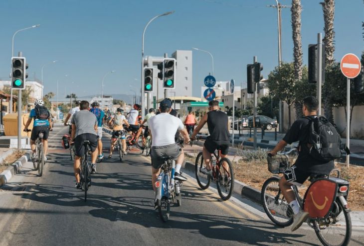 Велосипедистам на Кипре скоро придется ездить в шлемах 