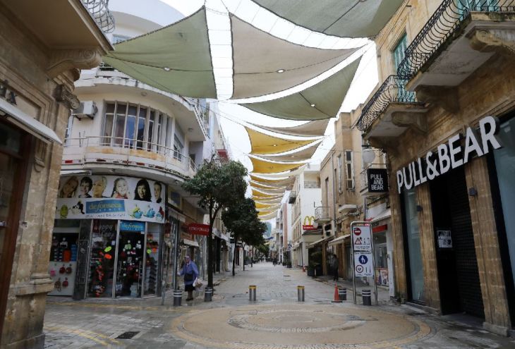 Кипр на пороге локдауна, выхода из дома по смс-кам и резкого ограничения контактов