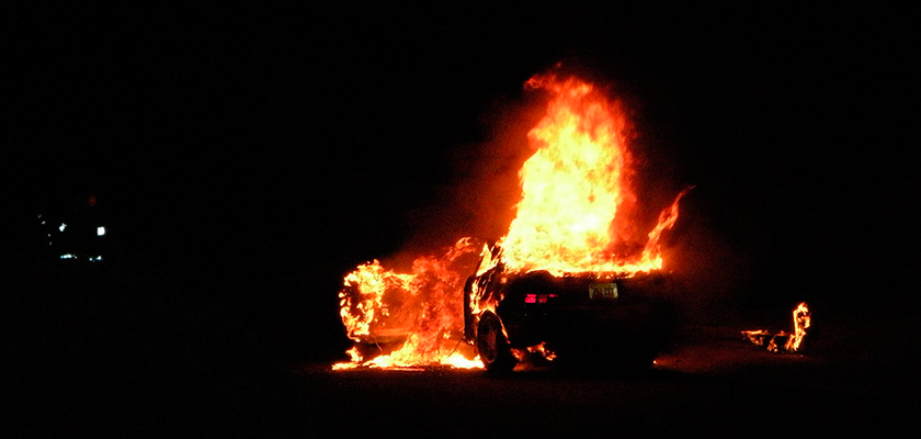 В Лимассоле сгорели два автомобиля | CypLIVE