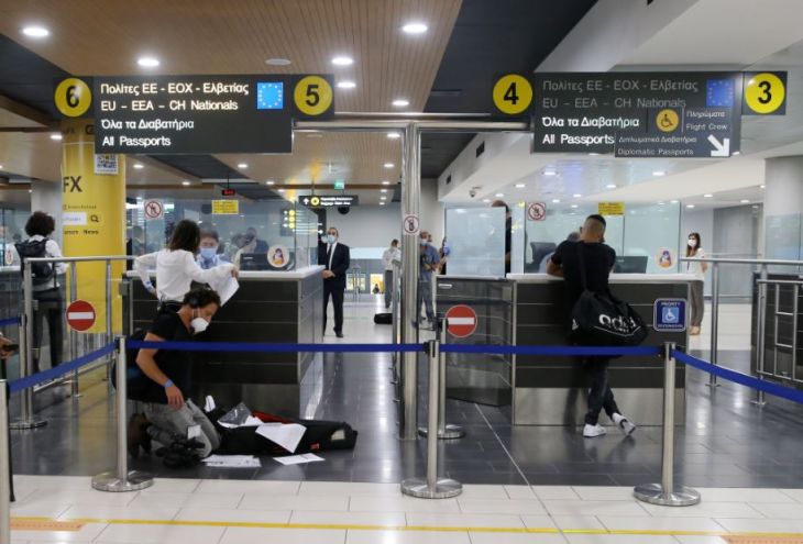 В 2021 году в аэропортах Кипра не пустили в страну 440 граждан третьих стран