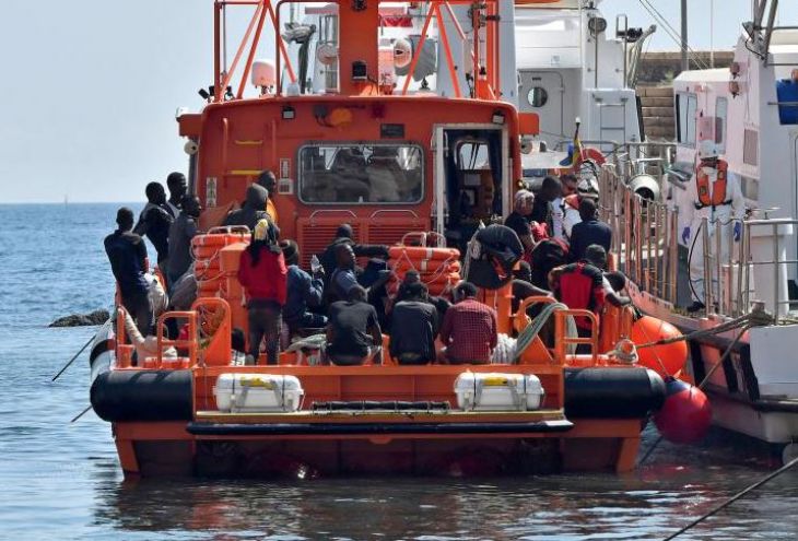 Прибывшие на север острова 33 беженца переданы Республике Кипр 