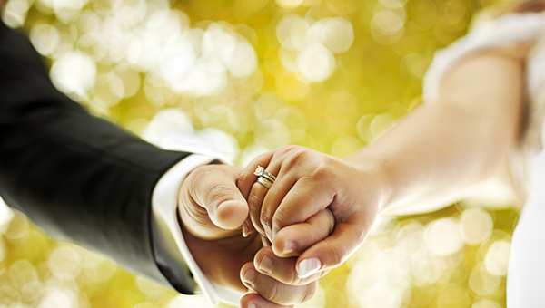Все больше влюбленных пар Британии хотят сочетаться браком в Пафосе | CypLIVE