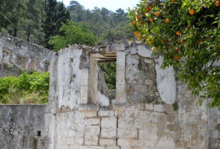 Религиозные лидеры Кипра осудили вечеринку в стиле техно в армянском монастыре Сурб Магар 