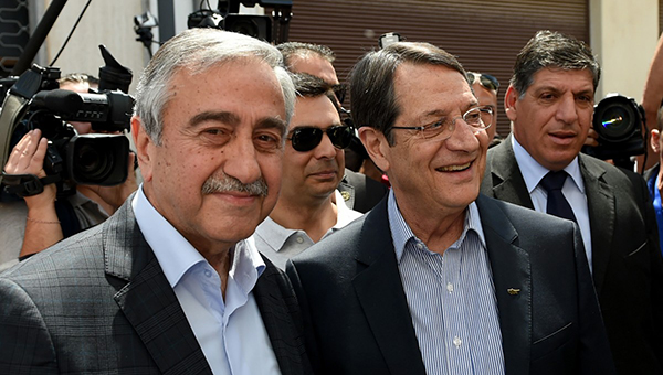 Анастасиадис и Акинчи возобновили переговоры