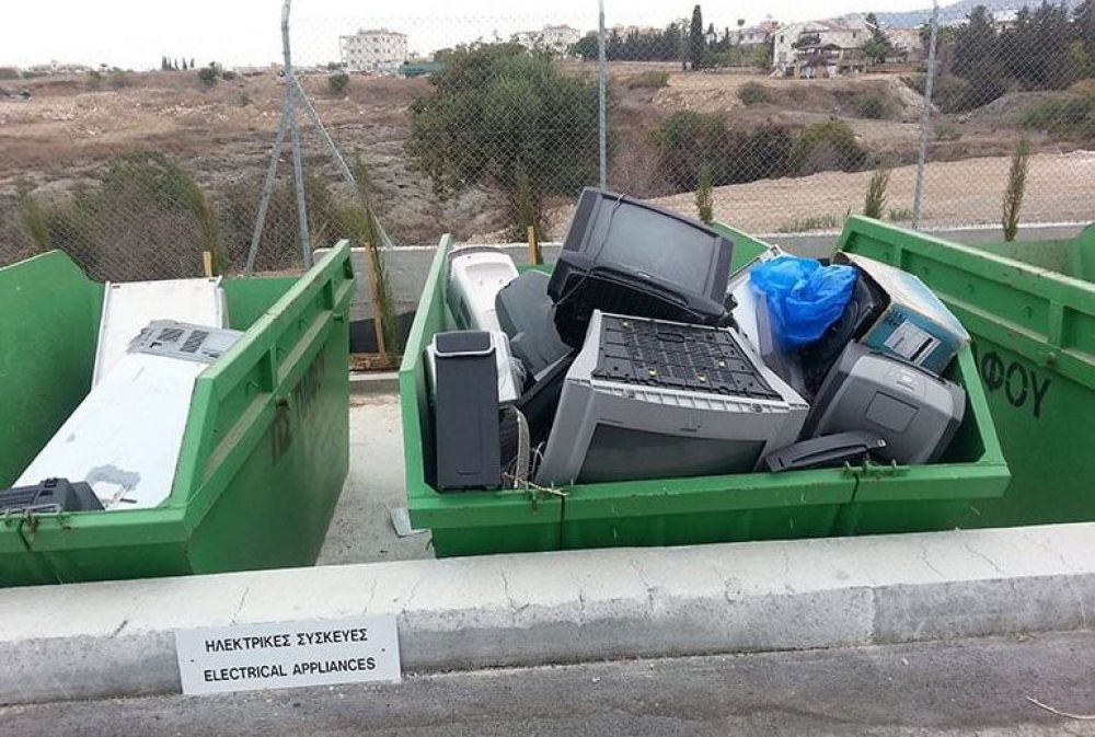 Санитарная служба заберет мусор бесплатно - Вестник Кипра