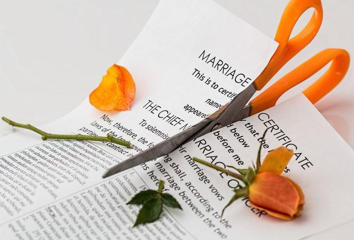 Минюст Кипра хочет ускорить разводы и уравнять права родителей на опеку 
