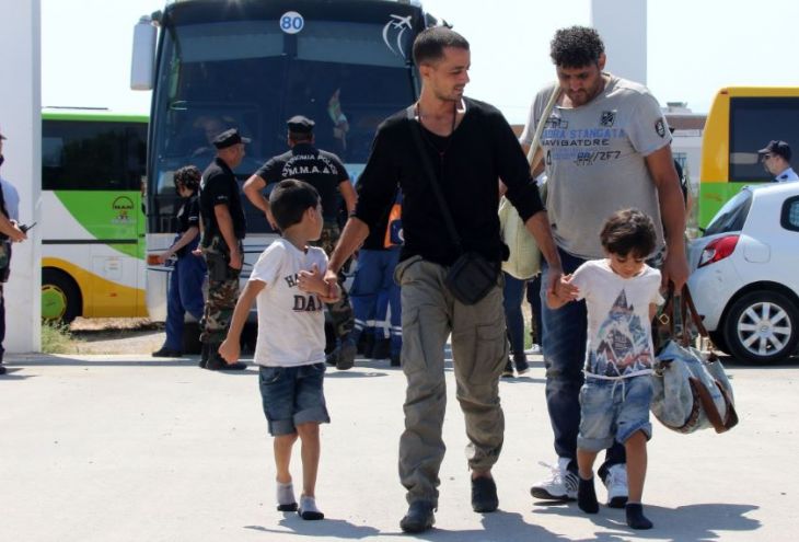 Еще 31 беженец высадился на севере Кипра и пришел на юг