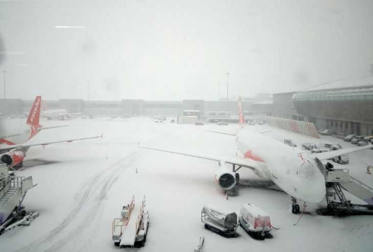 Из-за снегопада рейс Лондон — Ларнака длился сутки