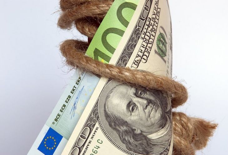 Обмен валют: хозяин магазина сувениров в Пафосе лишился 8500 евро 