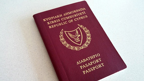 Киприоты, рожденные в Великобритании, спешат получить гражданство Кипра | CypLIVE