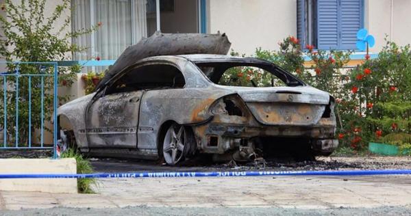 Ночью в Лимассоле сожгли три автомобиля