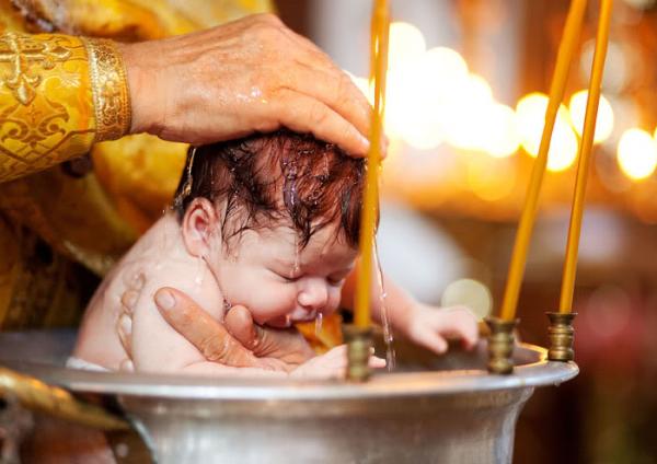 Крещение малыша на Кипре - такого Вы еще не видели. Видео