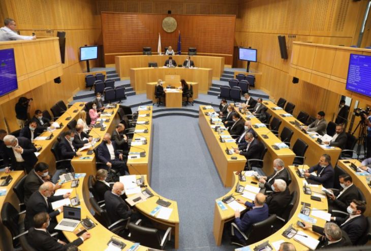 Парламент Кипра одобрил потолок цен на бензин и дизтопливо 