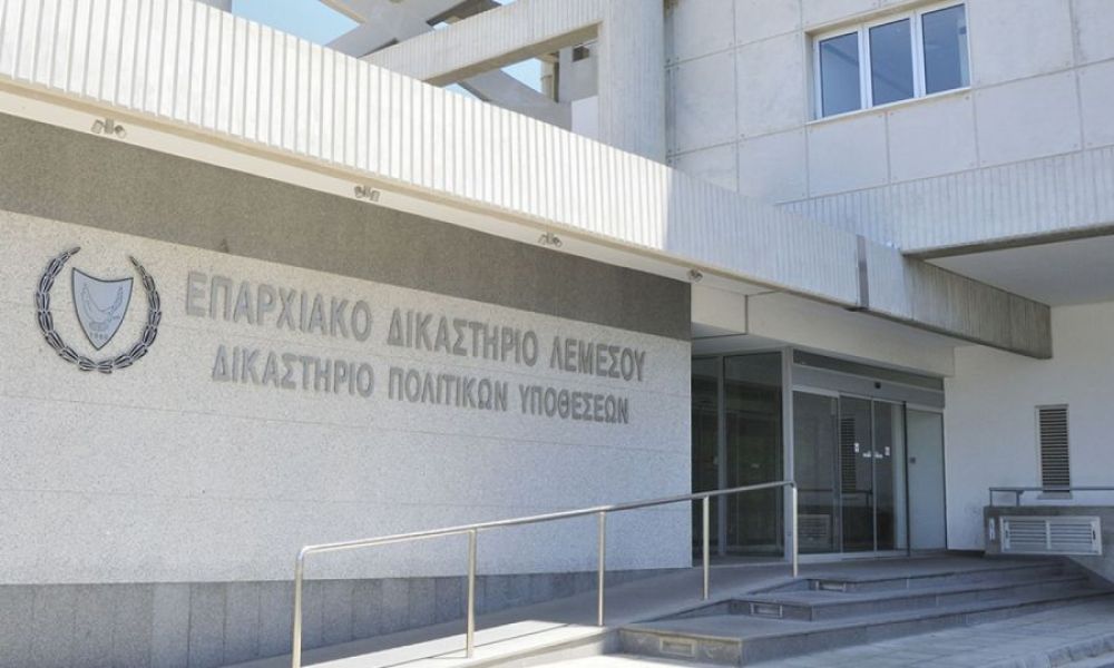 Семейный подряд: тесть и зять украли 16 000 масок - Вестник Кипра