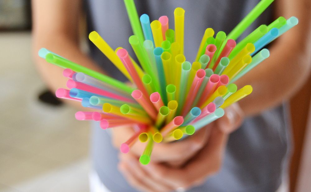 Кипр говорит «нет» пластиковым соломинкам - Вестник Кипра