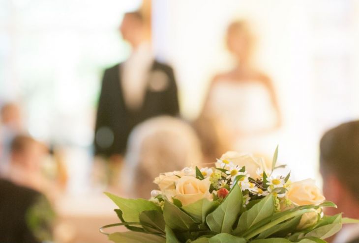 Кипрский полицейский спас женщину на свадьбе 
