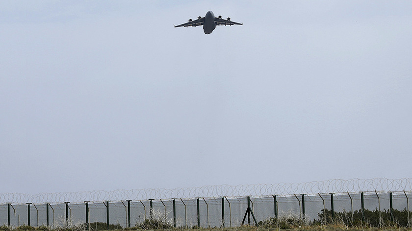 К югу от Кипра до 12 мая введена опасная зона для полетов | CypLIVE