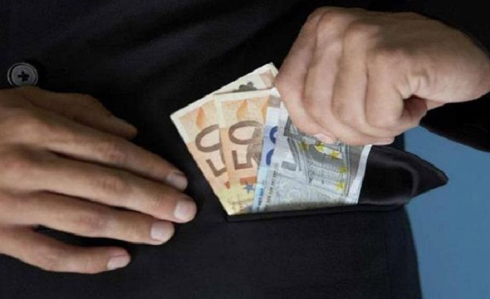 Клиенты кипрского банка не досчитались своих денег - Вестник Кипра