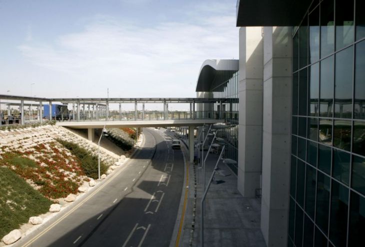Politis: аэропорт Ларнаки не прошел проверку безопасности 