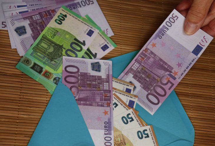 Пенсионерка из Пафоса отдала неизвестному мужчине 10 000 евро 