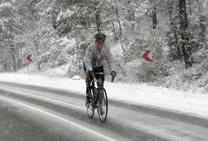 Все дороги в Троодос закрыты из-за сильного снегопада