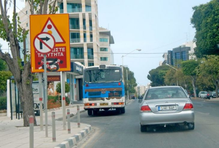 На дорогах Кипра выявлено более 30 опасных мест, где поворот направо не раз приводил к серьезным ДТП