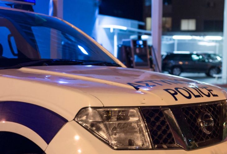 Полиция Кипра ищет табельный пистолет, забытый сержантом в бардачке