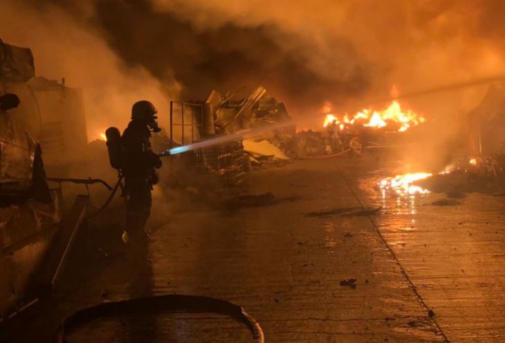 В Никосии сожжены четыре автобуса. Рядом с Центральным полицейским управлением Кипра