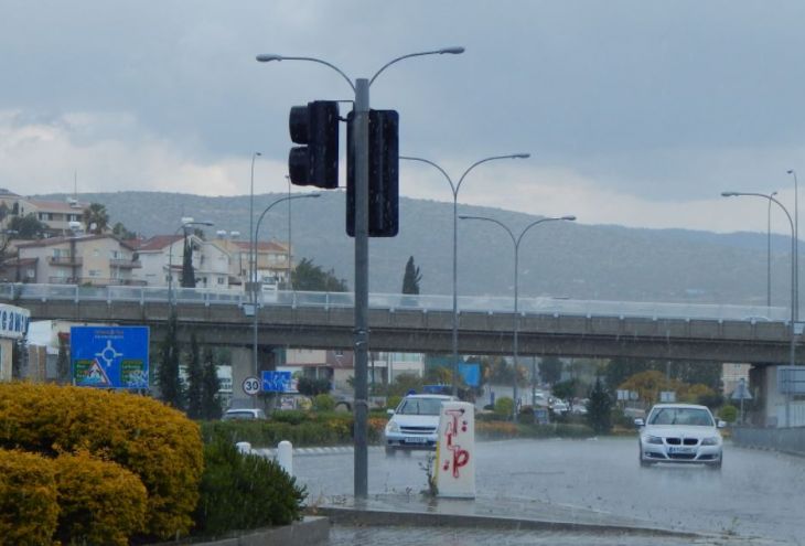 В середине июня на Кипр возвращаются дожди с грозами и градом 