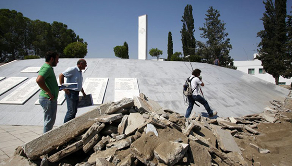 Кипрские поисковики обнаружили кусок погибшего греческого самолета Noratlas