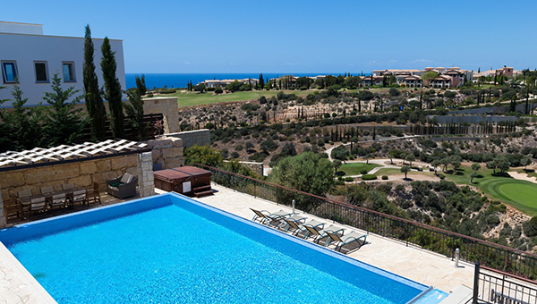 На Кипре большое количество нелицензированных бассейнов и АЗС | CypLIVE