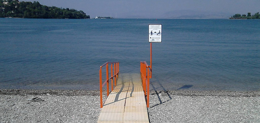 Пляжи Кипра обеспечивают комфортный отдых для инвалидов | CypLIVE