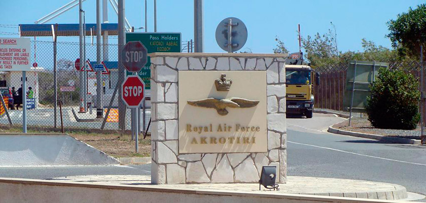 Киприотов призвали не бояться взрывов на британской военной базе в Акротири | CypLIVE