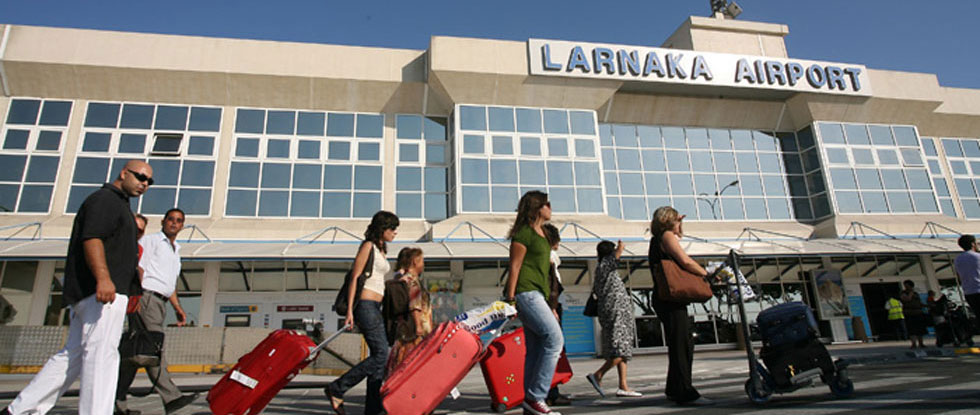 Туристы принесли Кипру миллиард евро за полгода