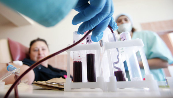 Власти Франции ограничили донорство крови из-за вируса Зика