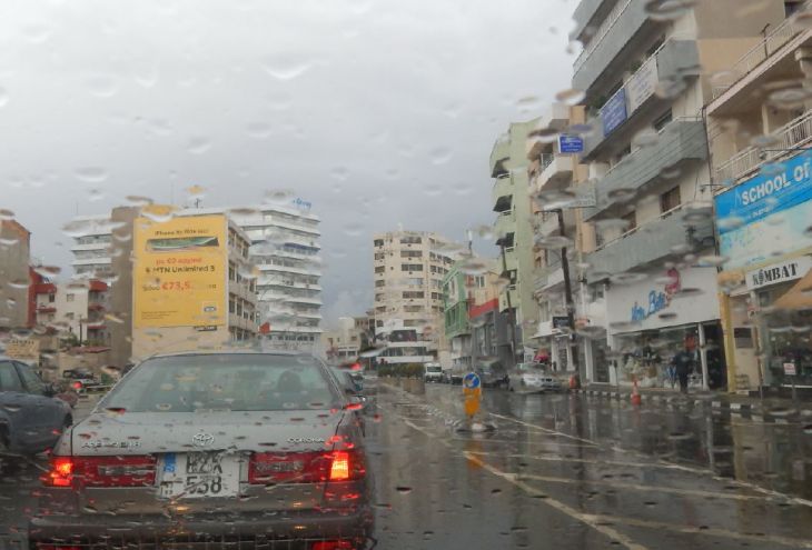Два циклона на Кипре: ливни, град, сильный ветер 