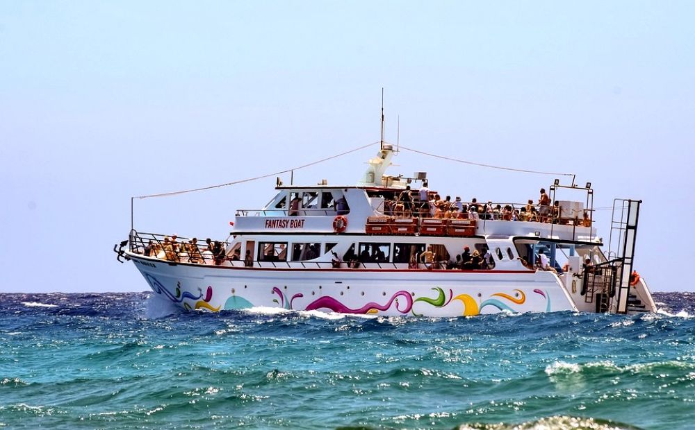 Туристические катера обновят за счет бюджета - Вестник Кипра