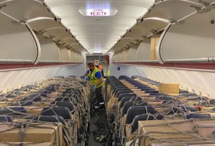 В Ларнаке приземлился второй самолет из Китая с медицинским оборудованием 