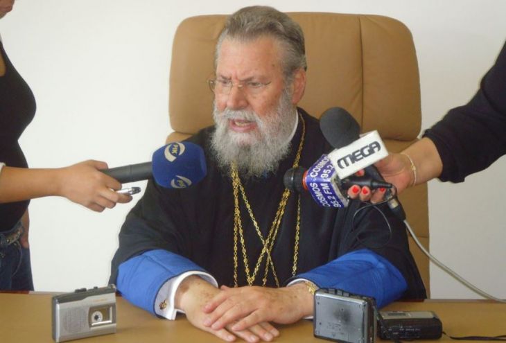 Хризостомос II велел пускать в церкви Кипра не более 10 человек 