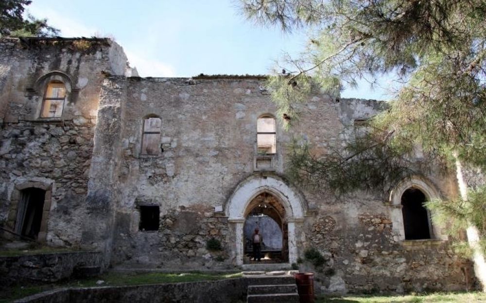 Вечеринка в заброшенном монастыре - Вестник Кипра