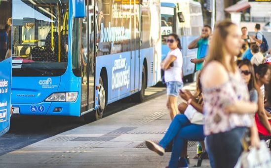 Водителей автобусов обяжут выучить английский? - Вестник Кипра