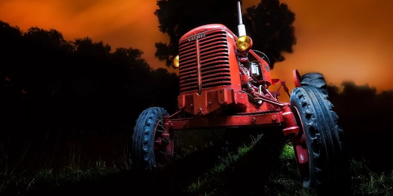 На Кипре трактор раздавил тракториста