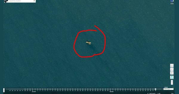 Фото со спутника – буровая платформа Eni и блокирующий ее военный корабль Турции (фото)